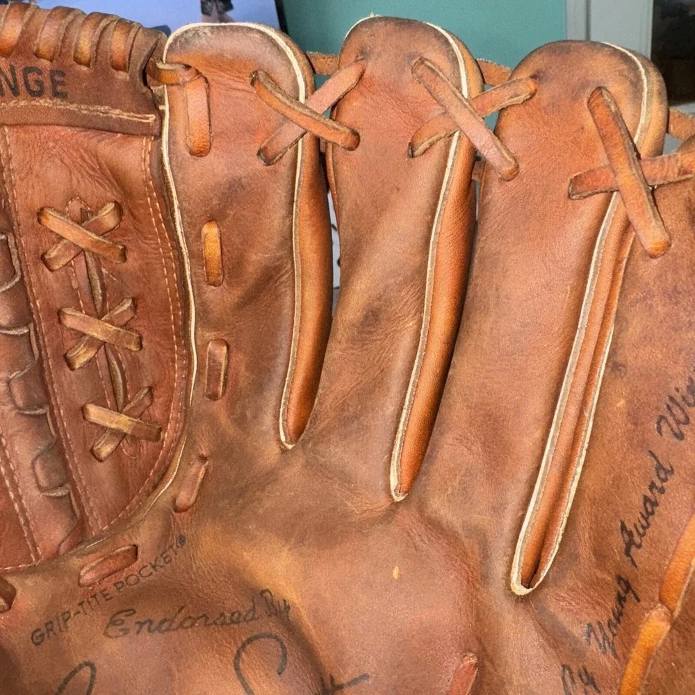 VINTAGE BRUCE SUTTER‎ WILSON A2245 BASEBALL GLOVE MITT